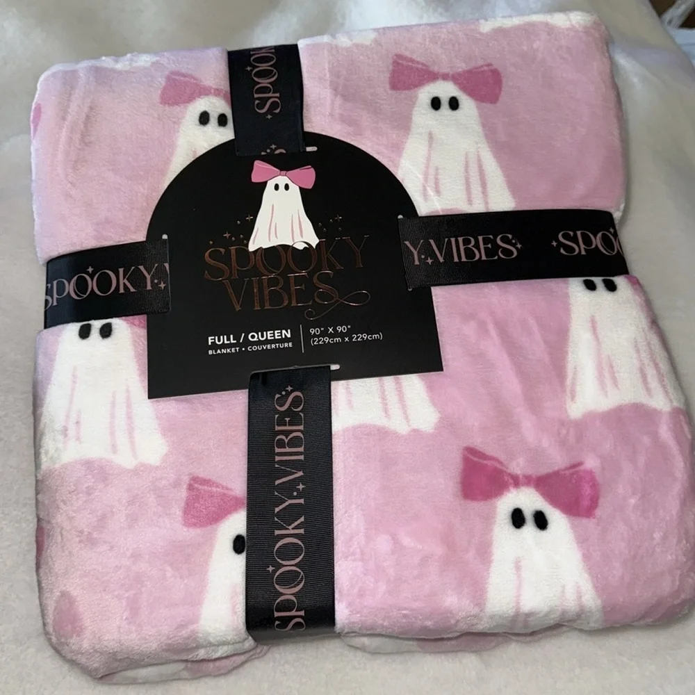 NEW Halloween Spooky Vibes Pink Ghosts with Bows Full/Queen Blanket 🎀🎀👻👻